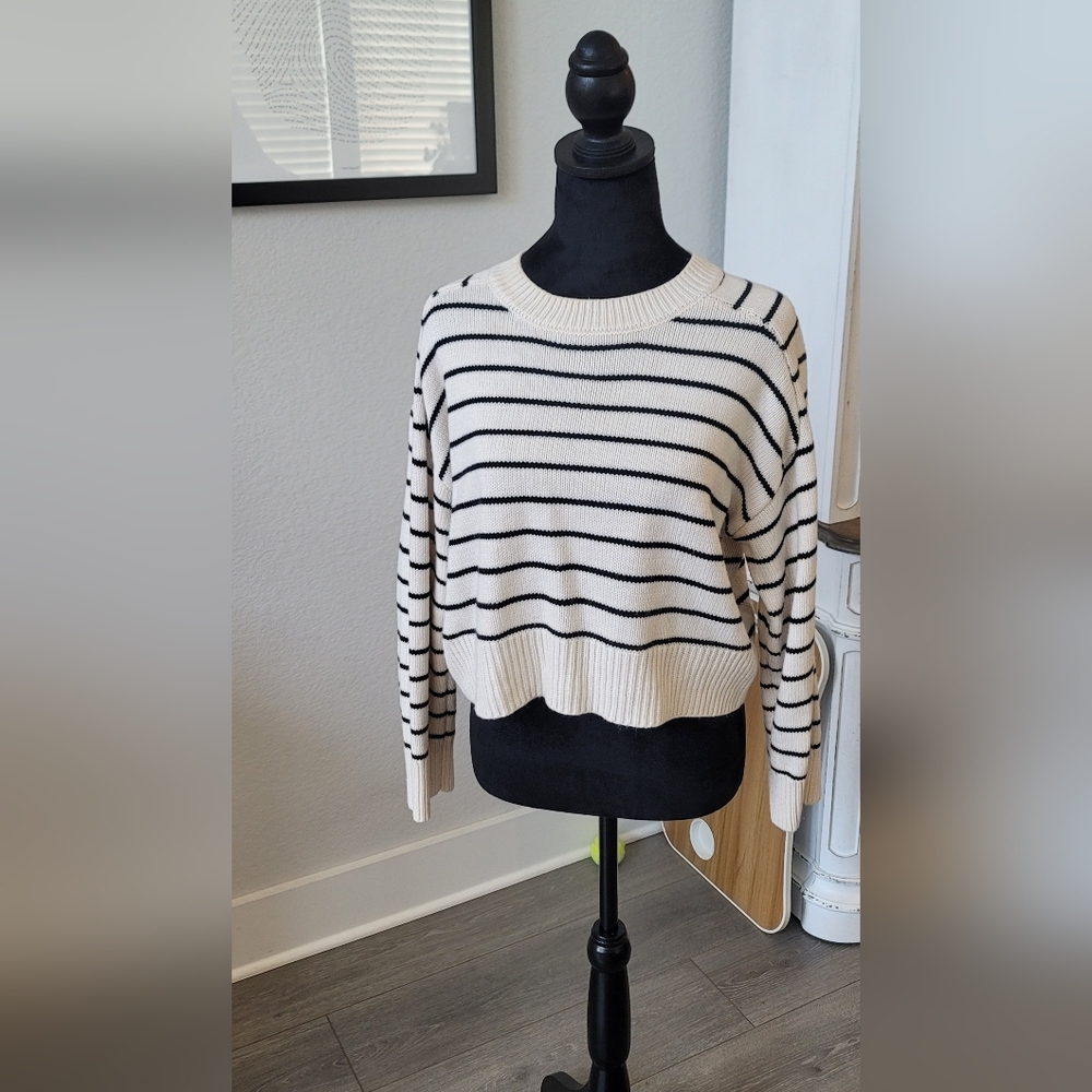 Striped Black and White Cropped Sweater-Small